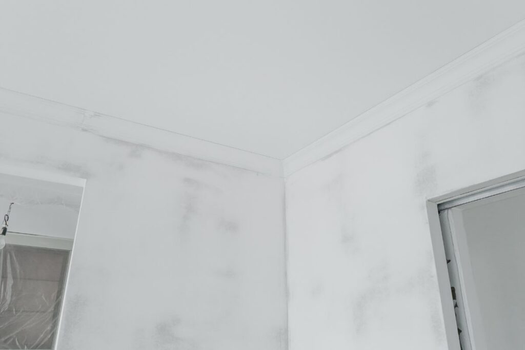 Water Stains on Interior Walls 1 Water Stains on Interior Walls